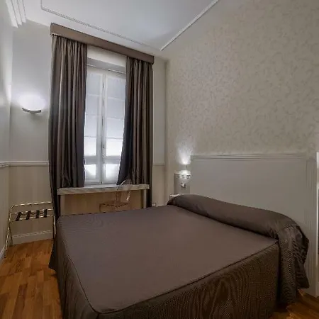 Hotel Porta Pia 3*