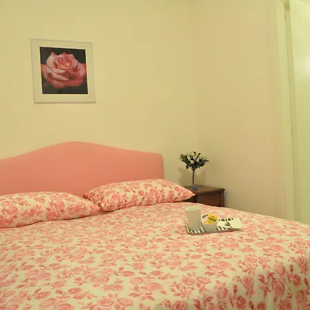 Aurelia 429 Fine Town House 2*