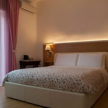Aurelia 429 Fine Town House 2*