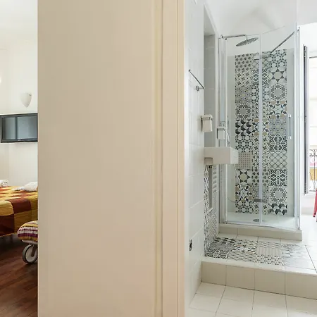 Dab Guest House 2*