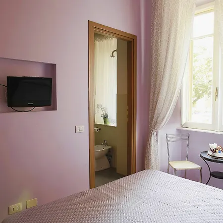 Bed & Breakfast Romerooms 3*
