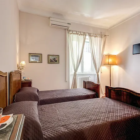 Bed & Breakfast Circus Maximus 3*