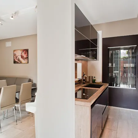 Rent In - Vatican Apartment *