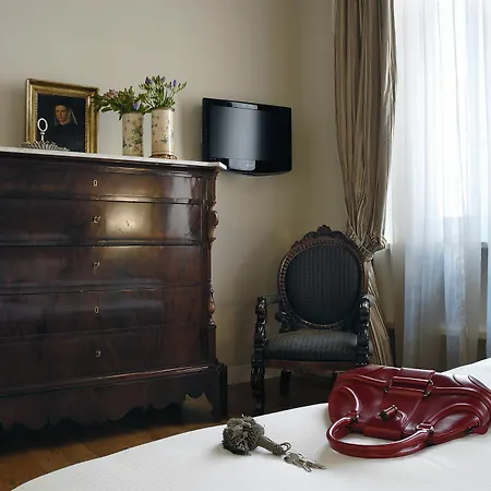 Guest house Crossing Condotti 3*