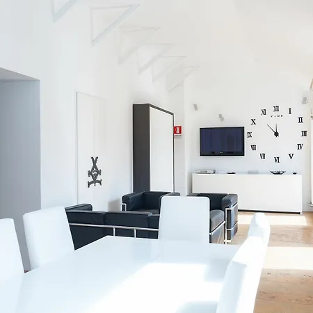 Apollo Colosseo Apartman *