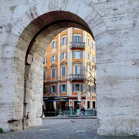 Relais At Via Veneto 2*