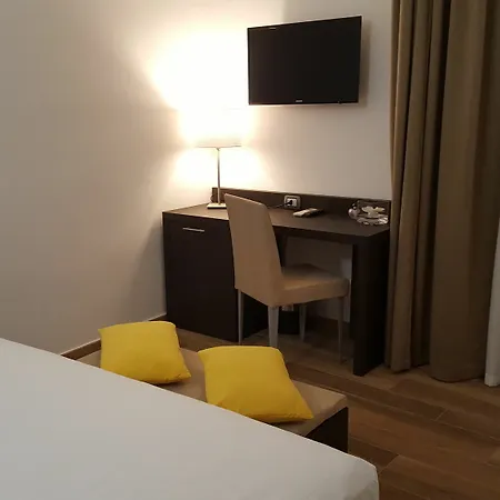Guest house Una Finestra Su Monti 3*