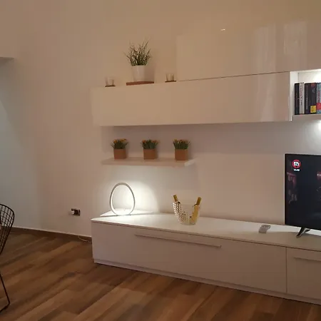 Una Finestra Su Monti Rome