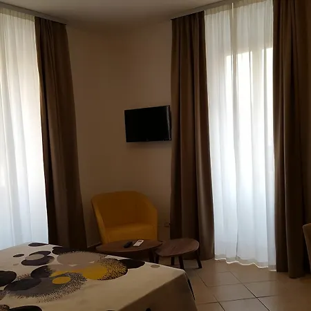Una Finestra Su Monti Rome
