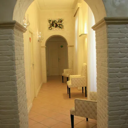 Crystal Rhome Guest house