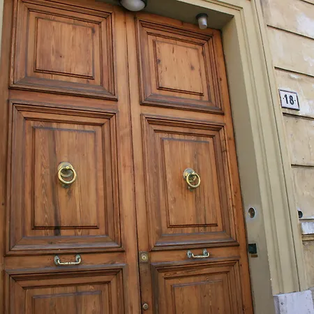 Guest house Crystal Rhome 3*