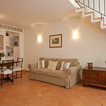 In Cisterna Apartment Rome