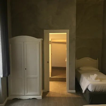 Domizia Floor