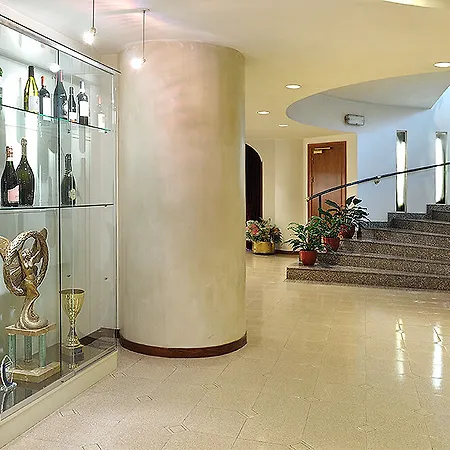 מלון Pineta Palace 4*