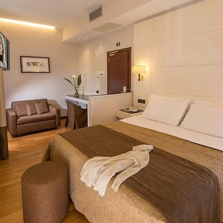 Oxford Hotel 4*