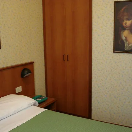Hotel Corona 3* Róma