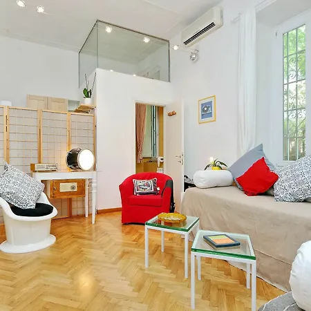 Colosseum - Meltinsounds Space Apartment *