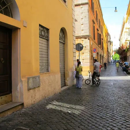 Bed & Breakfast Falco House *