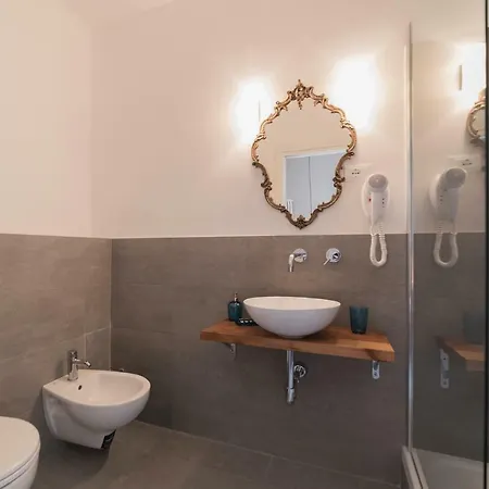 Guest House 2*