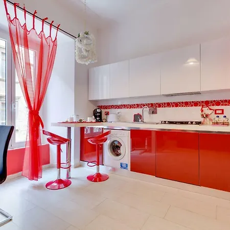 New In! Sophie At Colosseum Apartment *