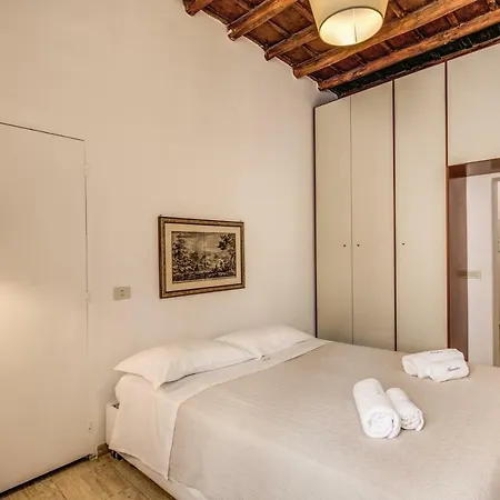 O Casa Fienaroli 2 *