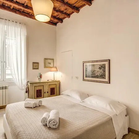O Casa Fienaroli 2 *