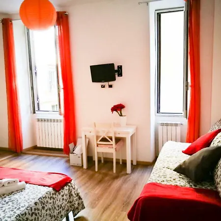 Bed & Breakfast Falco House *