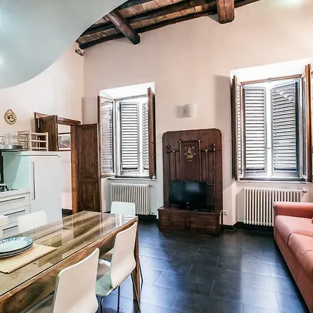 Apartment In Front Of Coliseum *