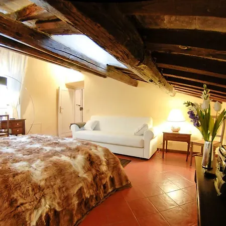 Luxury Pantheon Apartment