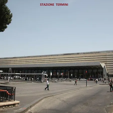 Vespahouse 2* Rome