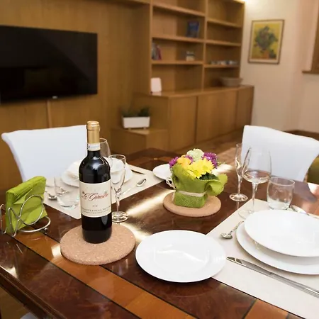 Amoroma Al Pantheon Apartment Rome