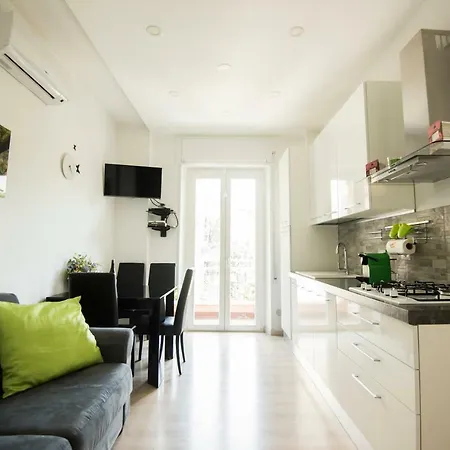 St. Peter Station Apartment *