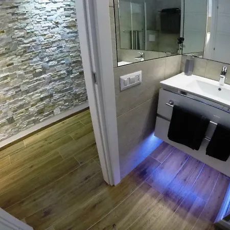 Apartment Poliziano Rome