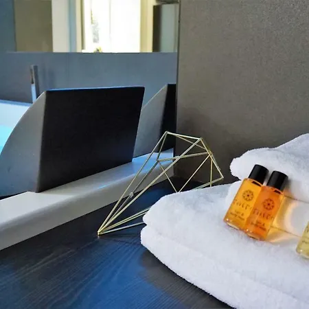 Lux- Spanish Steps 60a Exclusive Apartman *