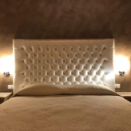 Luxury Frattina 34 Anelli * Roma