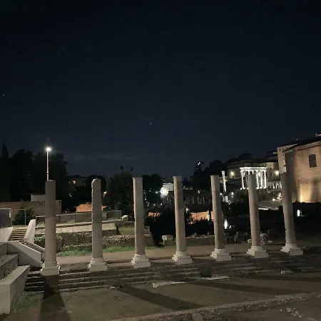 La Casa Sui Fori
