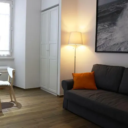 Apartment Poliziano Rome