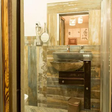 Mancini Shabby House Rome