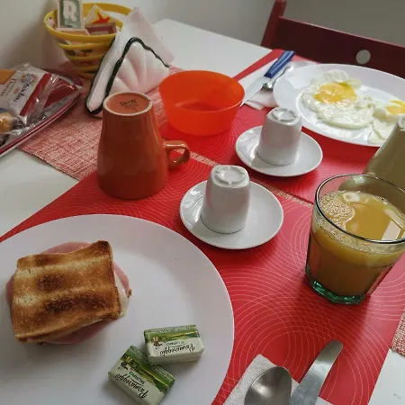 Bed & Breakfast 103 *
