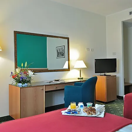 Bv Oly Hotel 4*