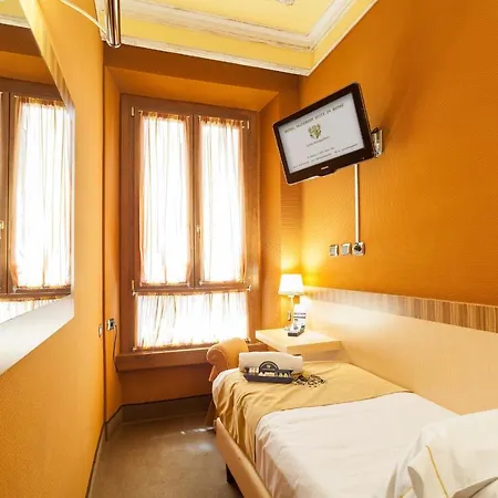 Manfredi In Hotel Rom