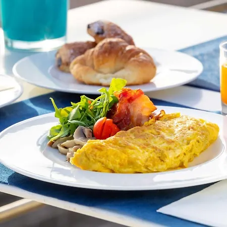Hotel Radisson Blu Es. Hotel, 5*