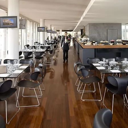 Radisson Blu Es. Hotel, Hotel