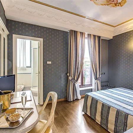 Hotel La Lumiere Di Piazza Di Spagna 3*