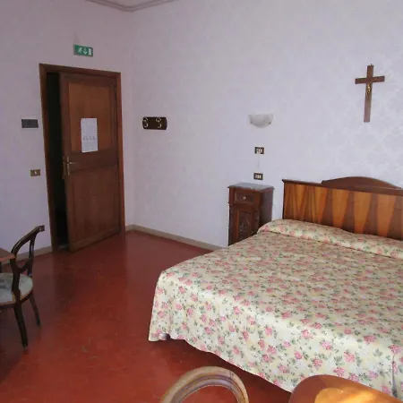 Casa S. Giuseppe Di Cluny Róma