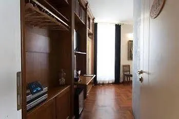 Golden Piazza Di Spagna Vendégház 3*