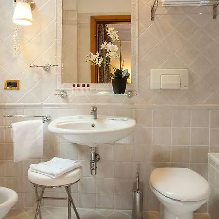 Varese Hotel