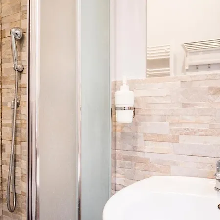 Affittacamere Piazza Cavour 3*