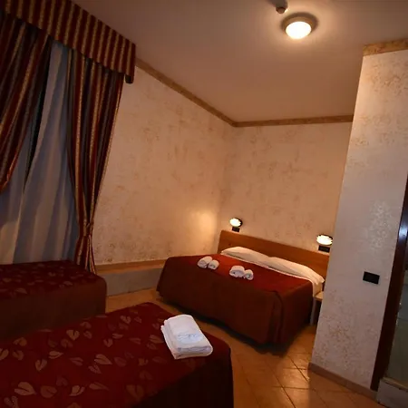 Ferrarese Hotell Rom