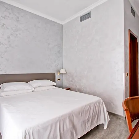 Hotel Invictus Rome